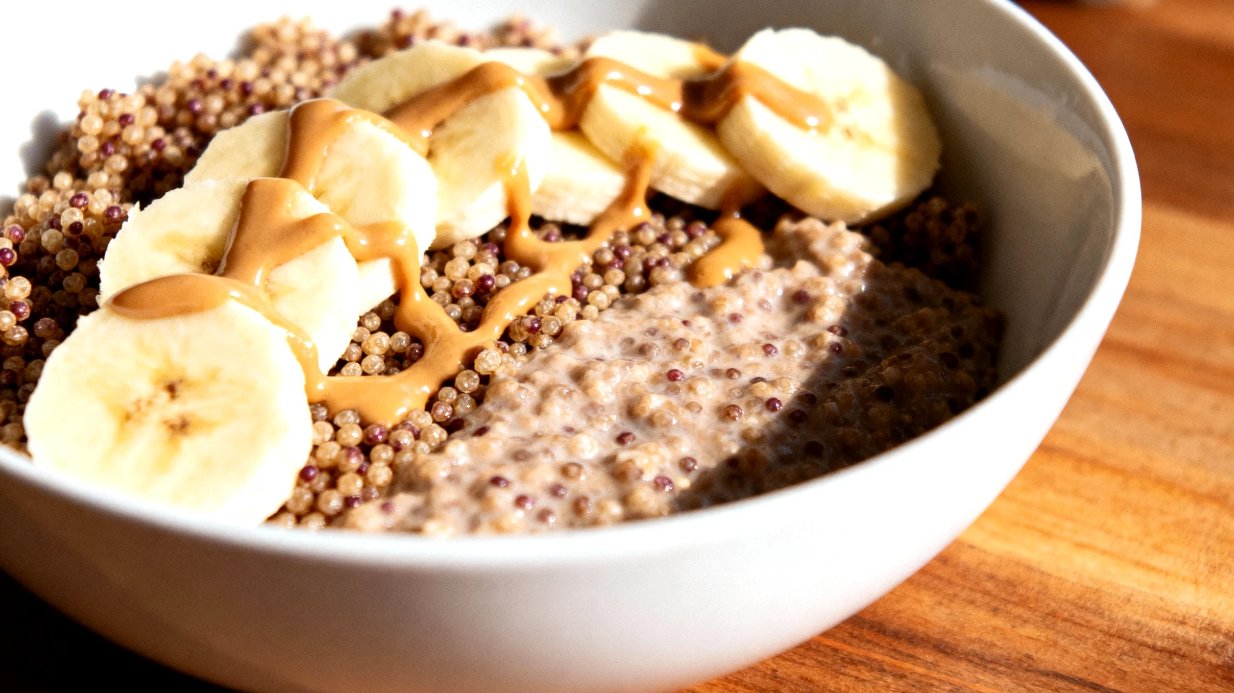 Amaranto soffiato con banana e burro di mandorle"