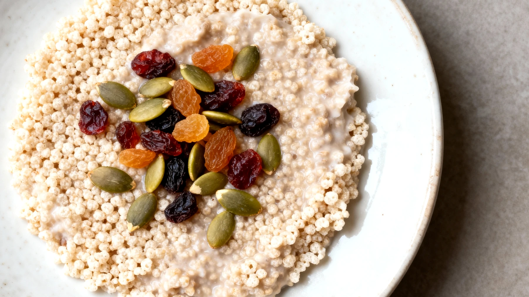 Amaranto soffiato con semi di zucca e frutta secca"