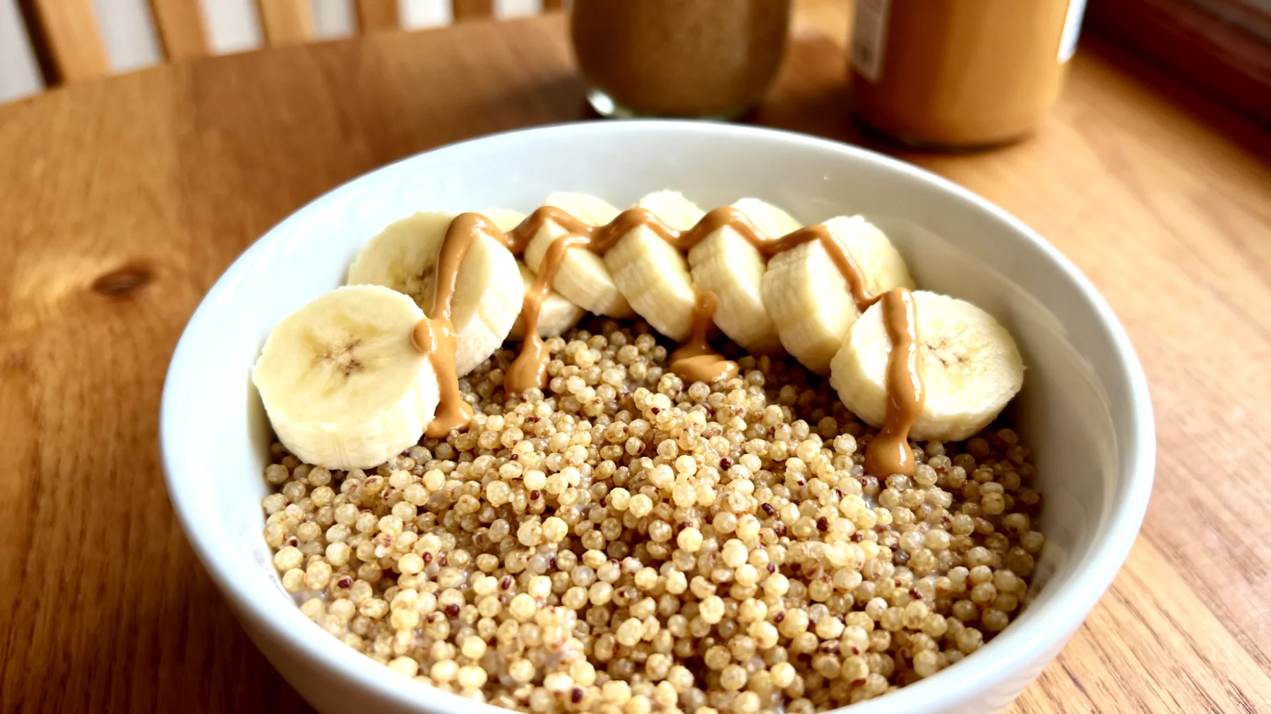 Amaranto soffiato con banana e burro di mandorle"